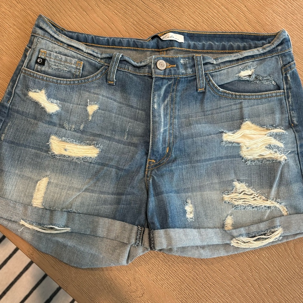 NWOT Kancan distressed jean shorts